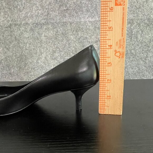 Stuart Weitzman Kitten Heels Pumps 6B Black Smooth Leather Pointed Toe Shoes - Picture 14 of 14